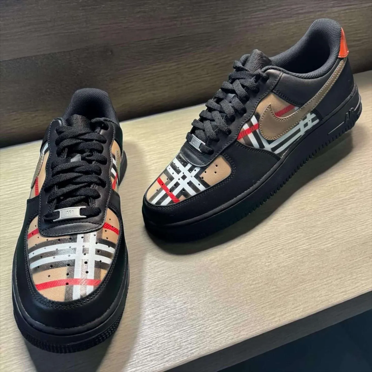 Never Say Never Air Force 1 Black scarpe Nike dipinte Burberry