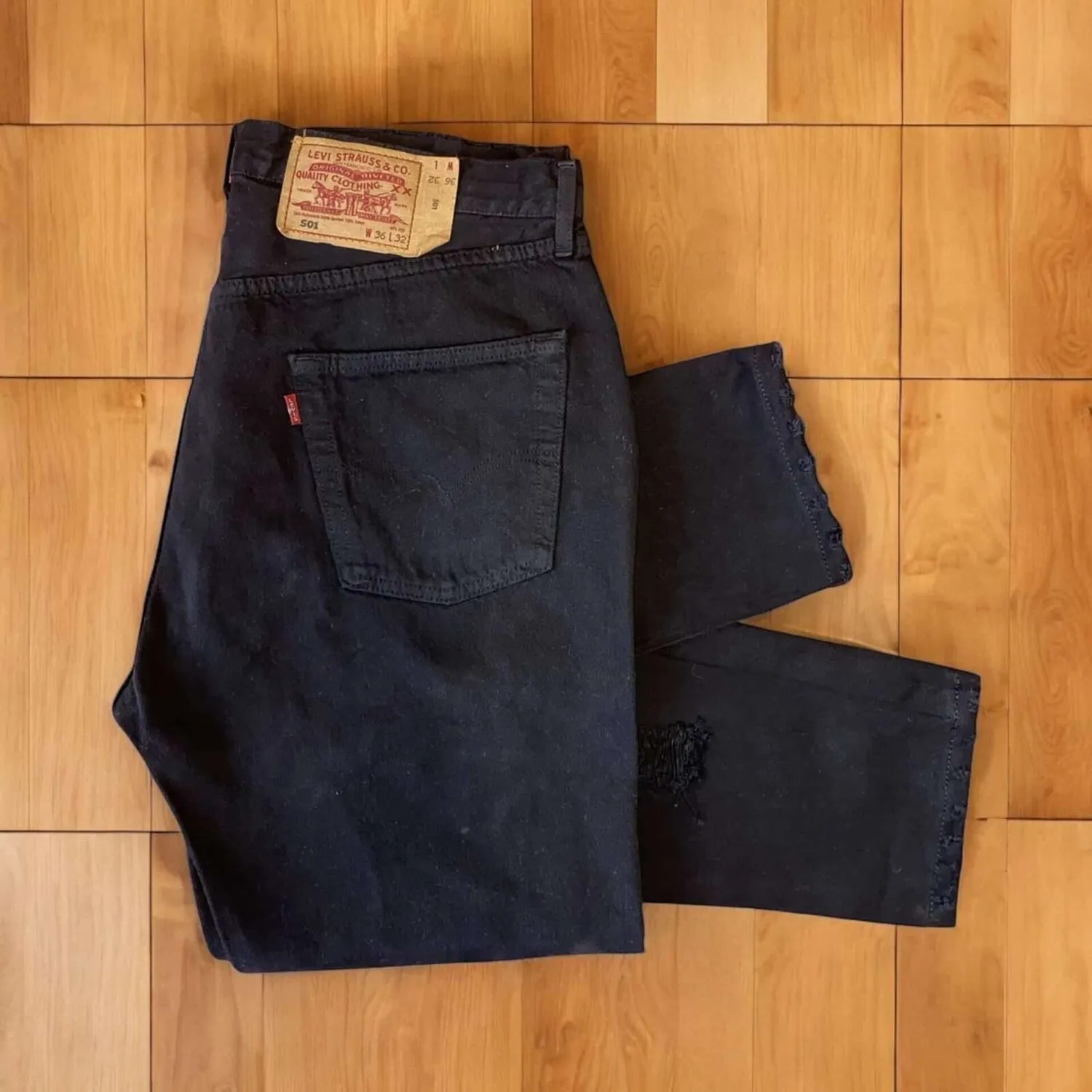 Levi's Vintage Black Destroyed jeans strappati