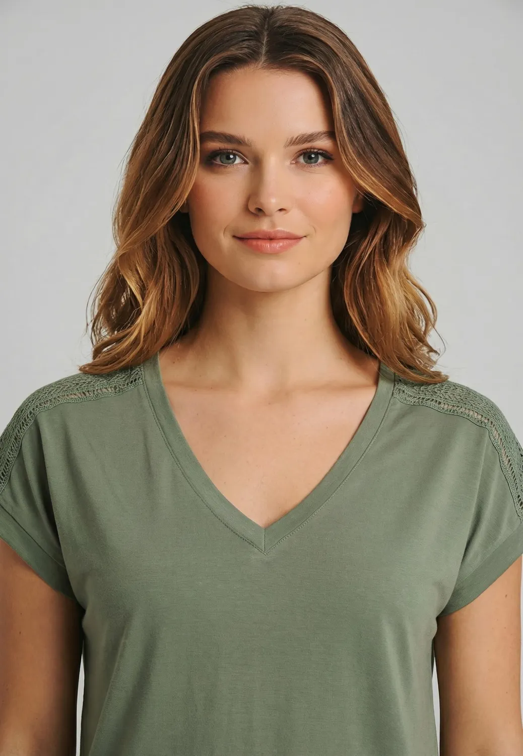 ONLY Onlfree Life top scollo a V pizzo