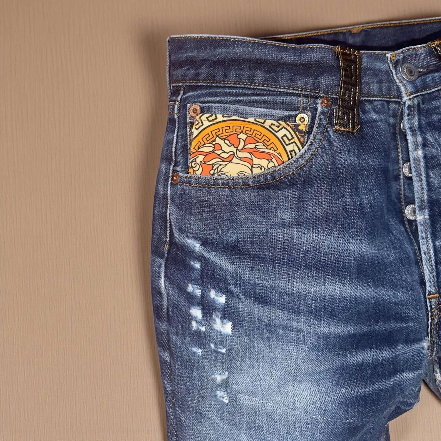 Levi's Vintage Versace jeans custom tessuto fantasia
