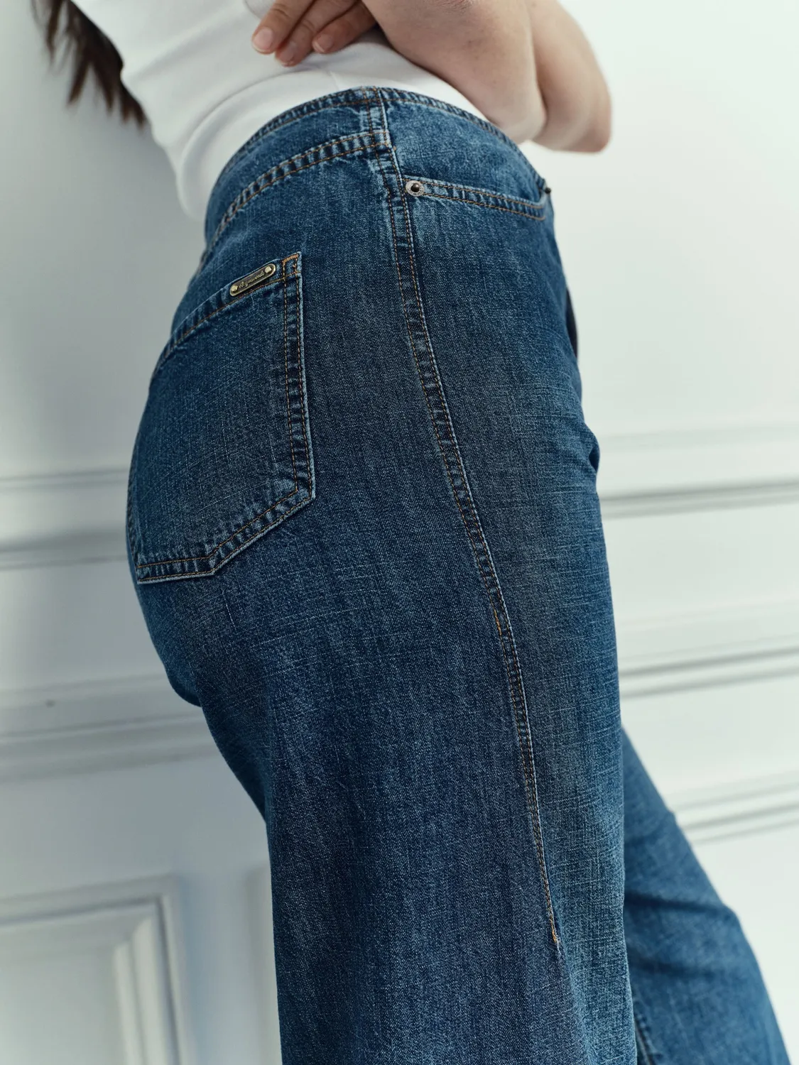 Acquaverde Amelia jeans ampi Aged Wash denim leggero
