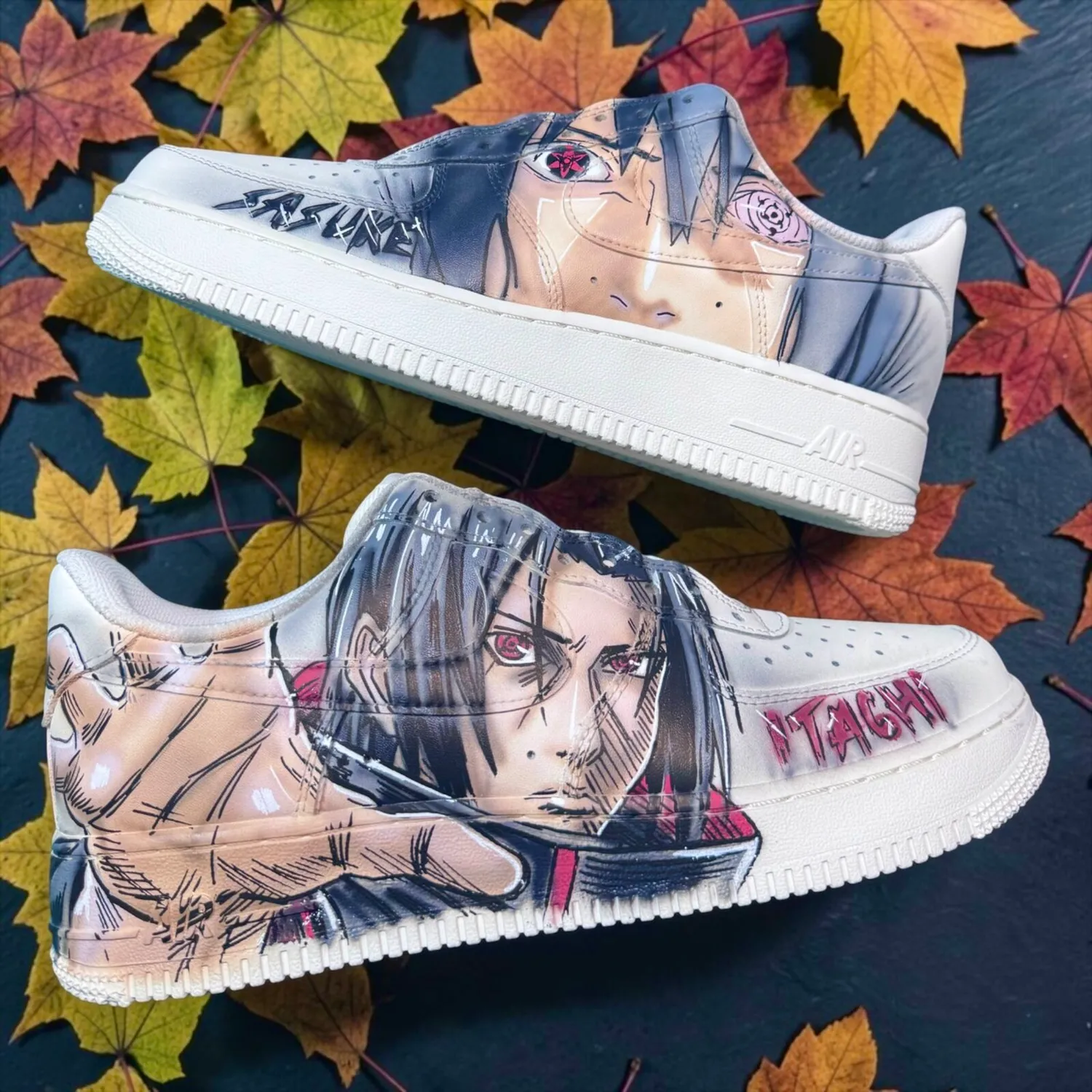 Nike Air Force 1 Sasuke Itachi sneakers dipinte a mano anime