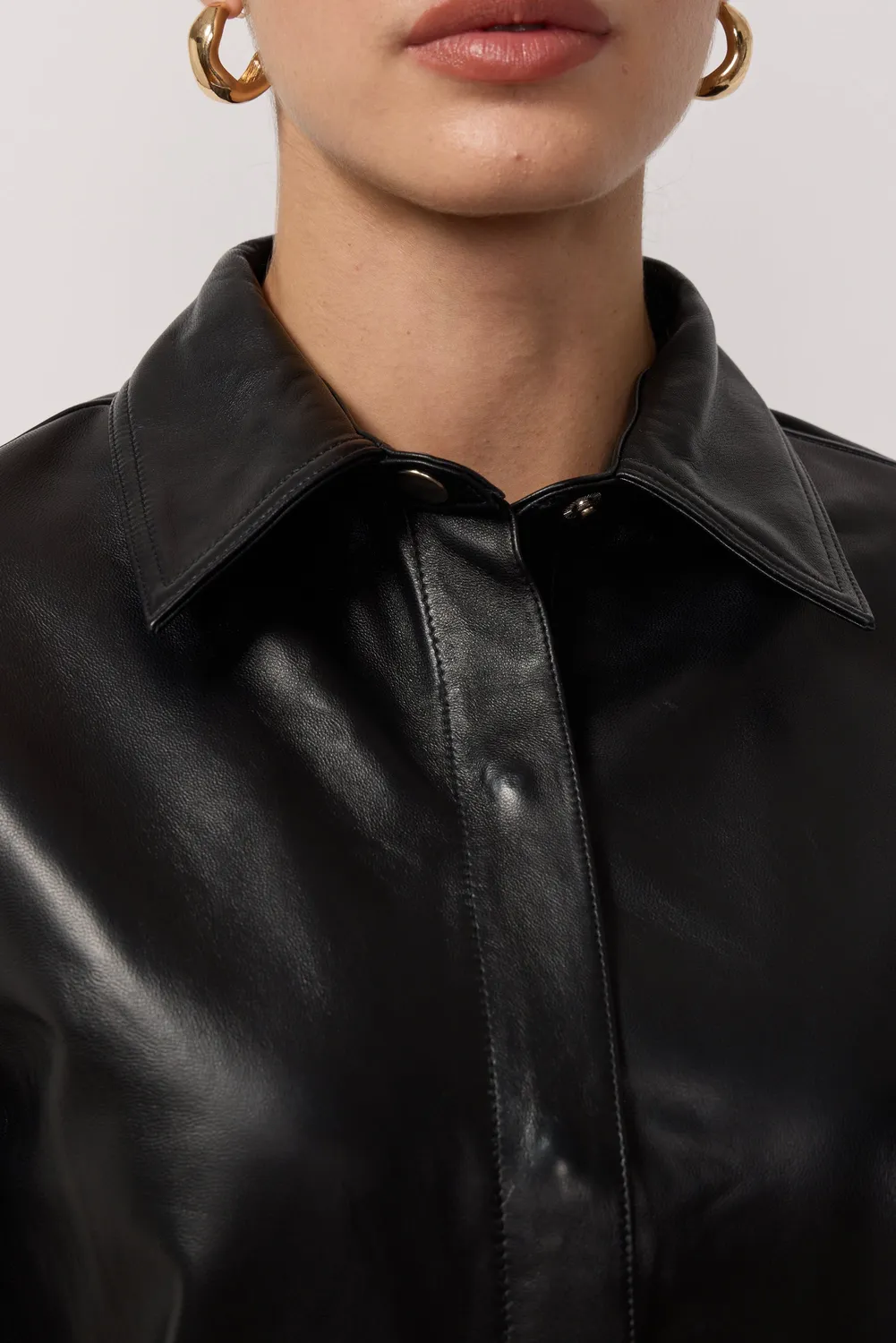 Acquaverde Feather camicia pelle nera oversize