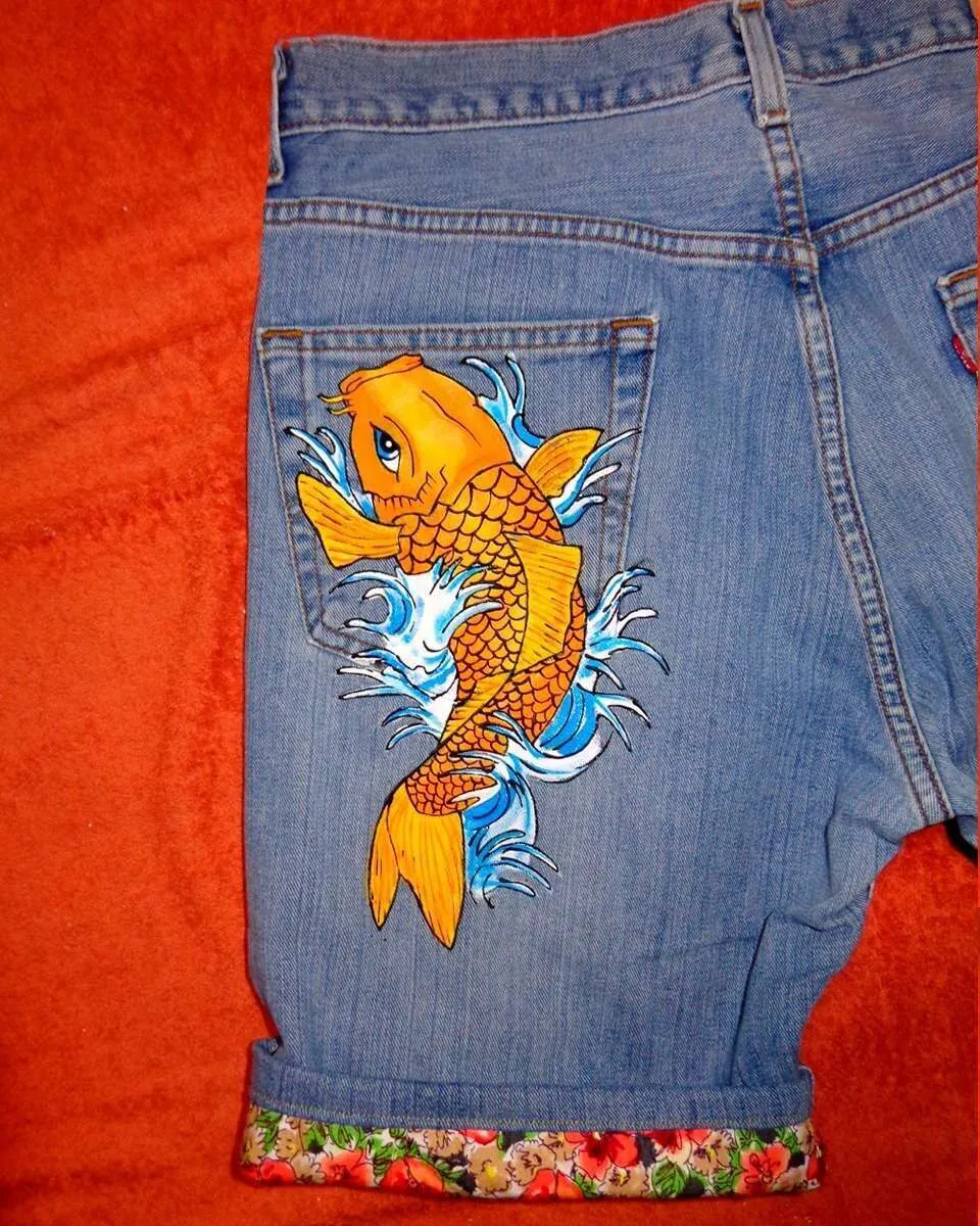 Bermuda Short Jeans Dipinti a Mano Carpa Koi