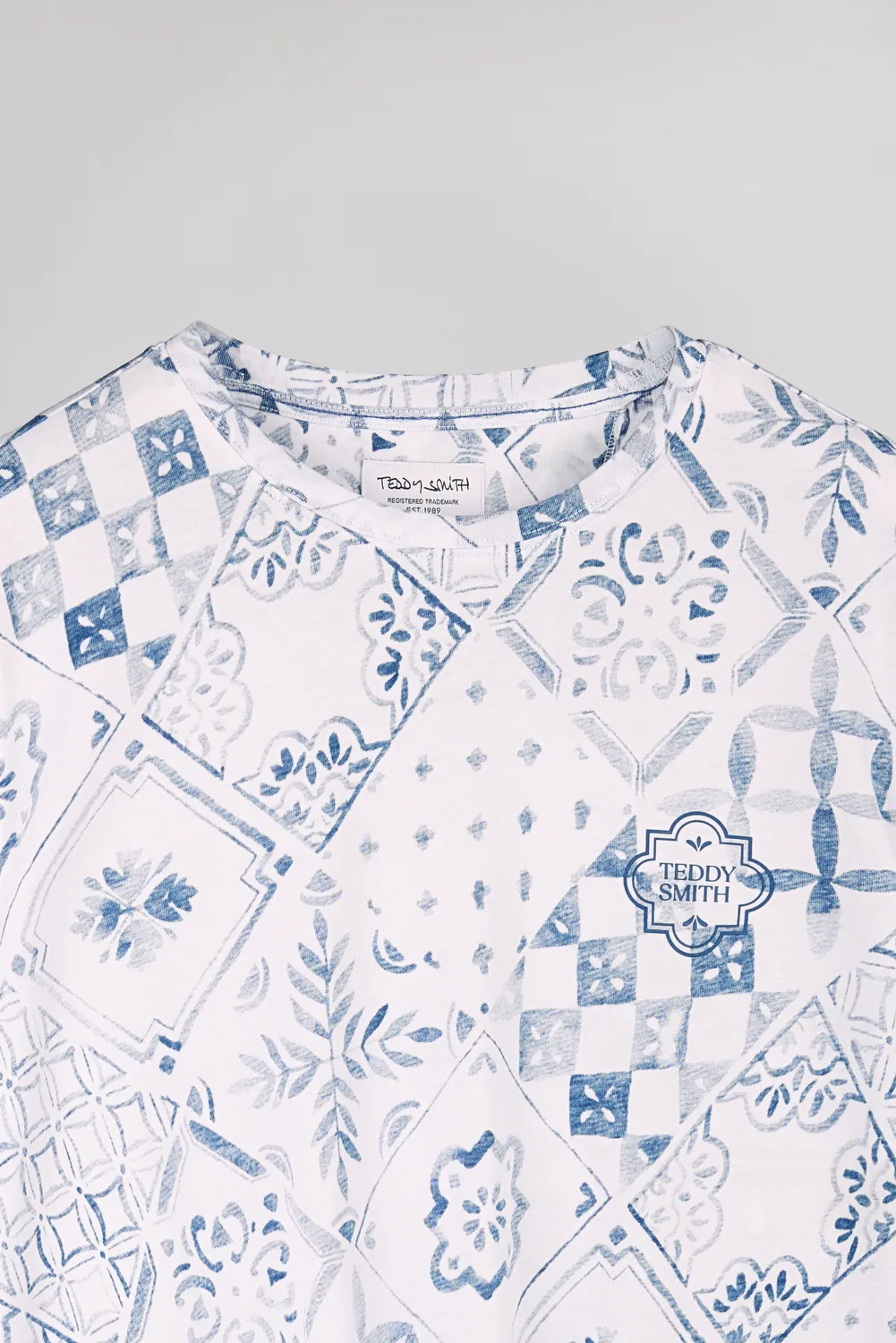 Teddy Smith T-Areski MC t-shirt bianca floreale uomo