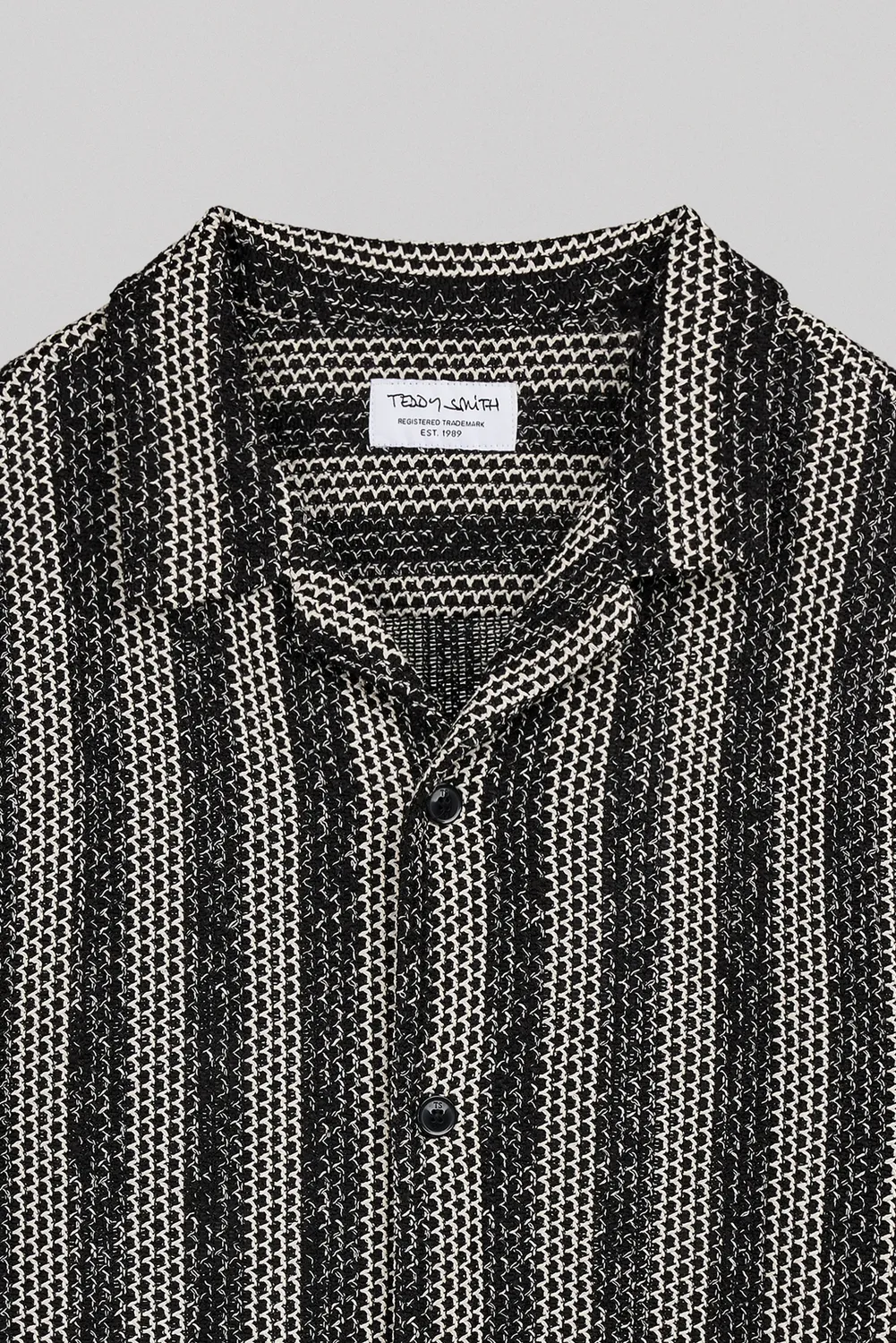 Teddy Smith C-Zeppelin camicia nera hawaiana