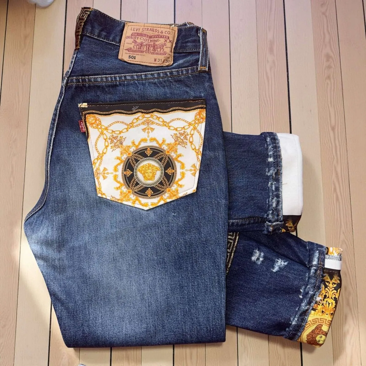 Levi's Vintage Versace jeans custom tessuto fantasia