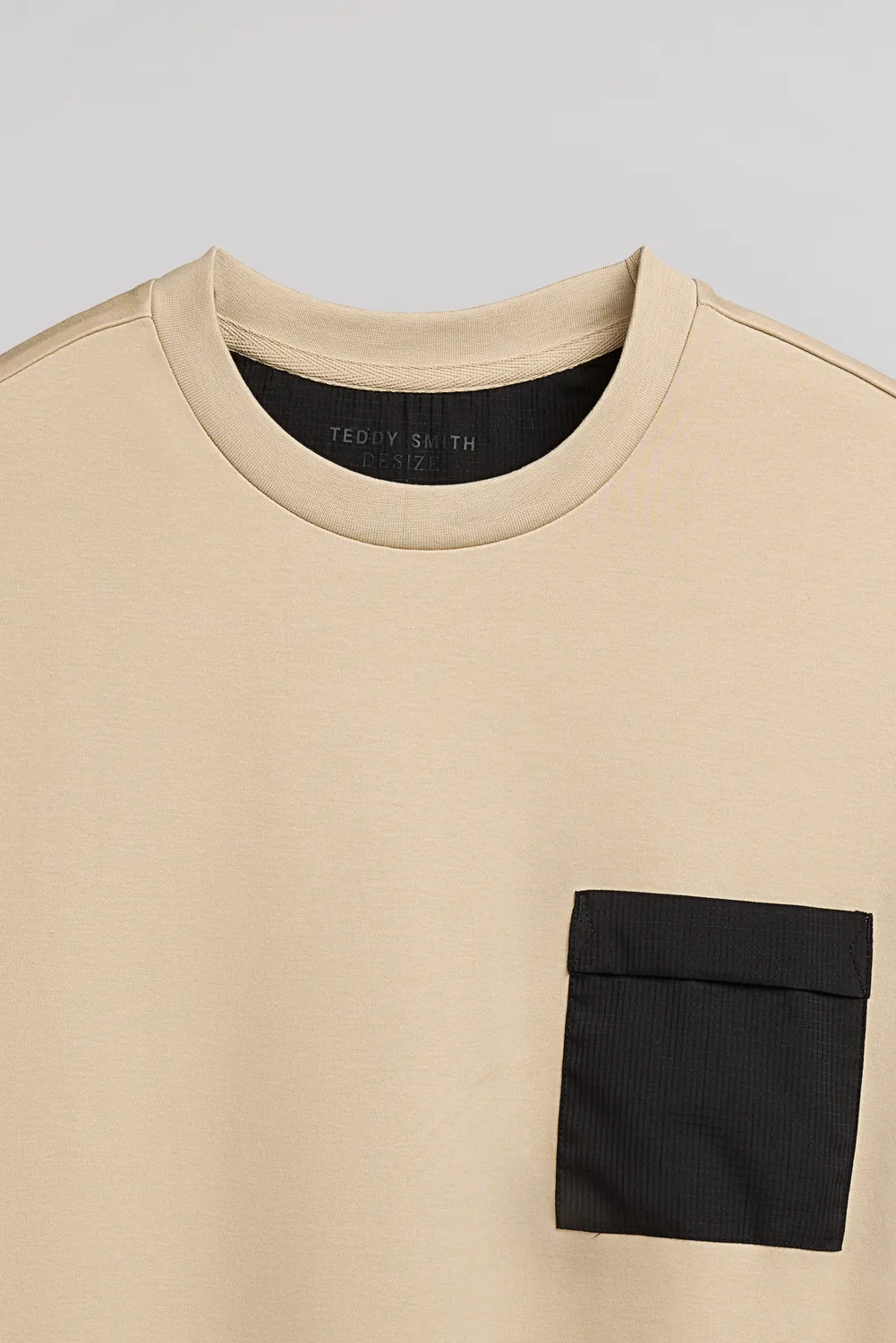 Teddy Smith T-Fergus MC T-Shirt Beige Poche Nylon