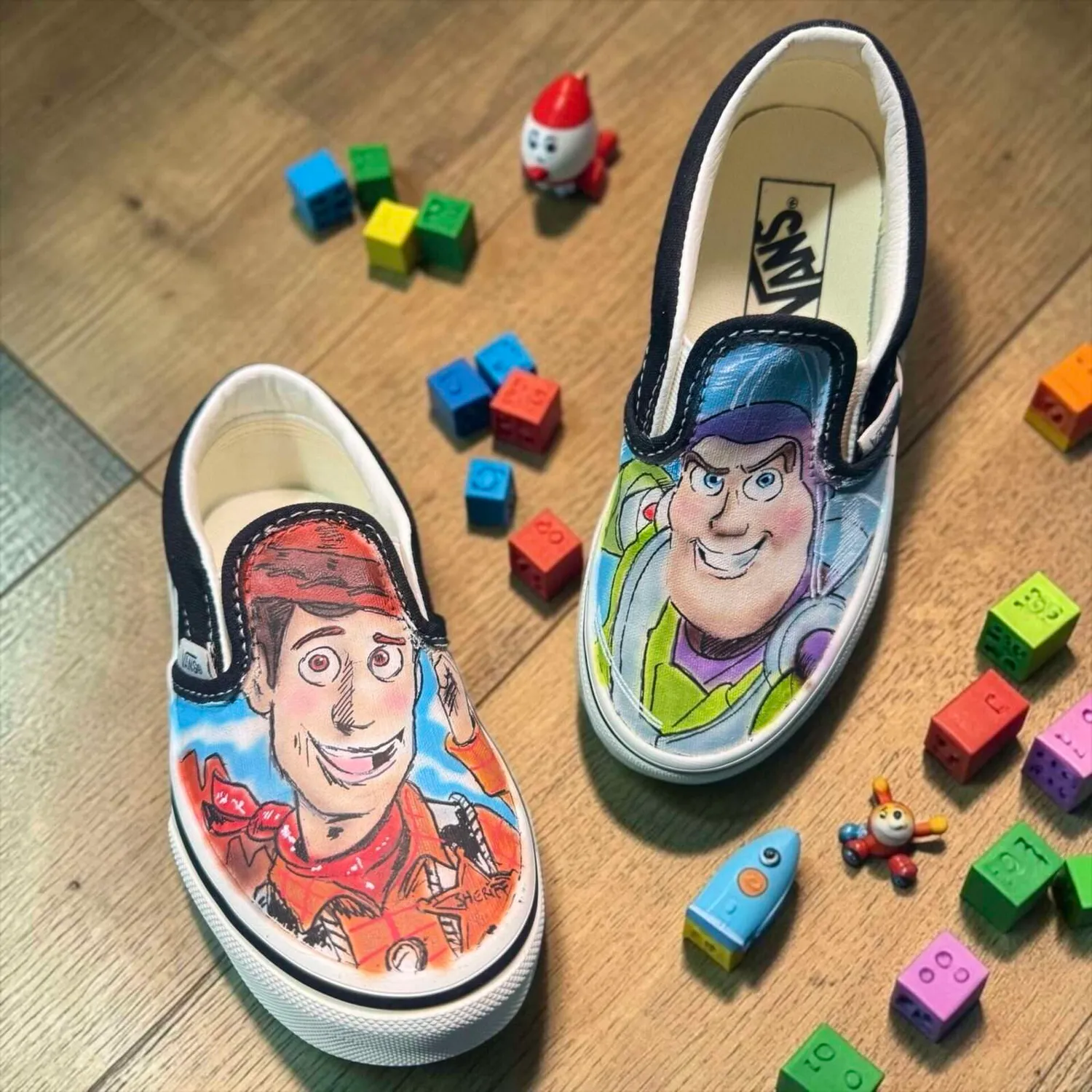 Vans Slip-On sneakers dipinte Toy Story Woody e Buzz