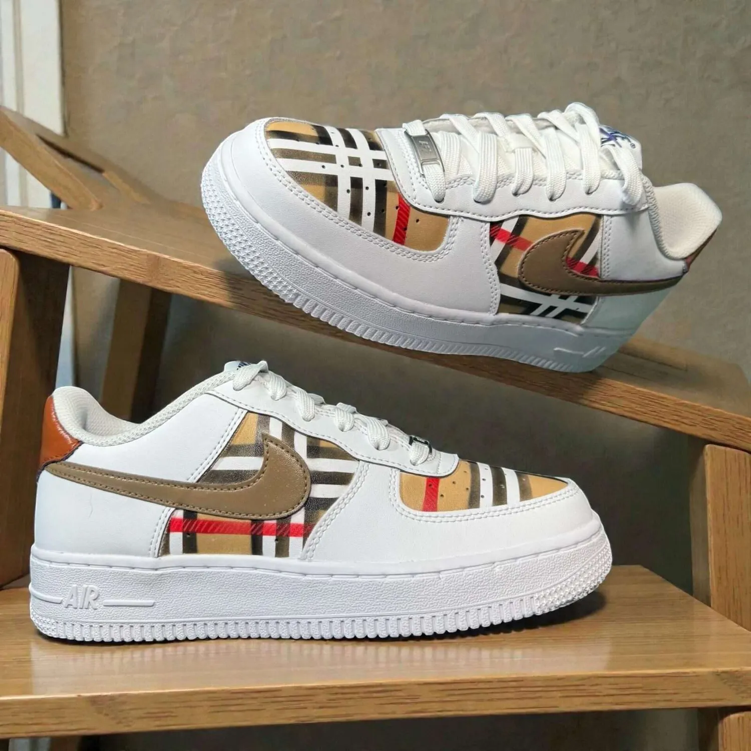 Nike Air Force 1 Burberry Beige sneakers dipinte a mano