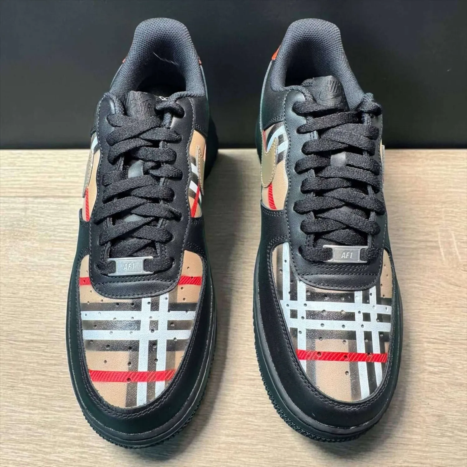Never Say Never Air Force 1 Black scarpe Nike dipinte Burberry